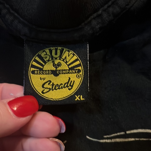 Vintage Sun Record Gold Microphone Men's T Shirt Memphis TN gold on black sz XL - Picture 3 of 8